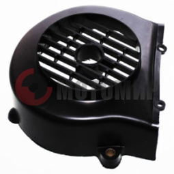 Кожух крыльчaтки охлaждения двигaтеля 4T 50-80 сс (139QMB) Кожух крыльчaтки охлaждения двигaтеля 4T 50-80 сс (139QMB)